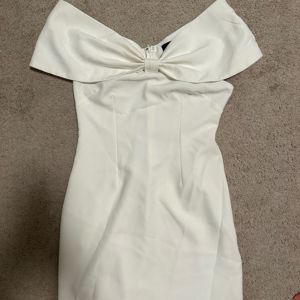 Meshki Off-Shoulder White Bow-Detail Cocktail Dress Size M